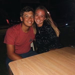 Meet your Posher, Lauren grace